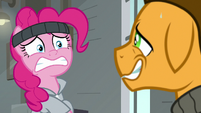 Pinkie disturbed by Cheese's smile attempt S9E14
