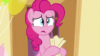 Pinkie worried while holding the paper S5E19