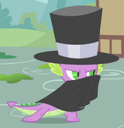 Spike com uma capa e cartola T1E24