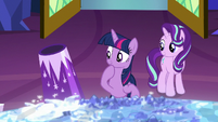 Twilight with her own party cannon S8E2