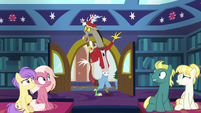 Discord greeting the school students S8E15