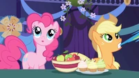 Pinkie Pie guessing S01E01