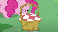 Pinkie Pie pulling cloth S2E03