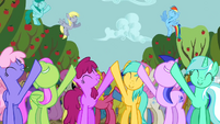 Ponies singing along 4 S2E15