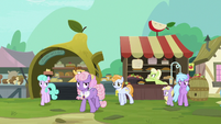 Ponies walk away from Granny and Grand Pear's arguing S7E13