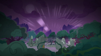 The Pony of Shadows drains the world of light S7E25