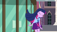 Twilight about to enter the school EG