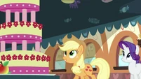 Applejack looking at MMMM S2E24.png (406 KB) MMMystery on the Friendship Express
