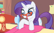 Rarity haciendo su propio vestido