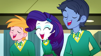 Mac, Rarity, and Toe-Tapper sing in harmony SS4