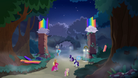 Mane Six passing the Hope Hollow gate MLPRR