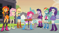 Pinkie playing the theremin EG2