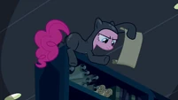 Pinkie still looking