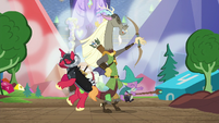 Discord, Big Mac and Spike LARPing S6E17