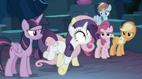 Fake Rarity trips over Fluttershy's hoof S8E13