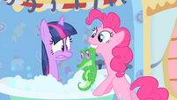 Pinkie Pie pulls Gummy out of the tub S1E15