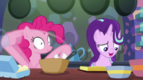 Pinkie Pie rapidly mixing cake ingredients S6E21