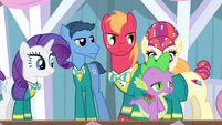 The Ponytones looking angry at Spike S4E14