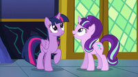 Twilight and Starlight back in the castle S5E26