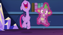 Twilight jumps in excitement S5E22