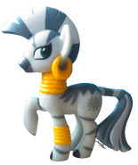 Zecora (figurka).png (804 KB) Figurka Zecory.