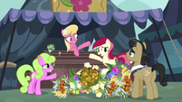 Flower trio doesn't have much flowers left S7E19