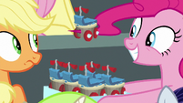 Pinkie picks up a cupcake with her mane S8E20