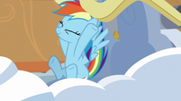 Rainbow jumps in the rollercoaster's front seat S8E5