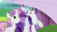 Rarity pulling back the tarp S6E14