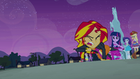 Sunset Shimmer -grab him, you fools!- EG