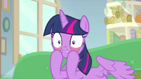 Twilight stretches her eye sockets MLPS4