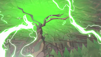 Gloriosa's bramble dome surges with lightning EG4