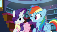 Rarity and Rainbow smile at each other S8E17