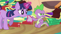 Spike crying next to Twilight S2E21