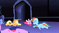 The ponies waking up S1E2