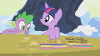 Twilight and her bird nest materials S1E11