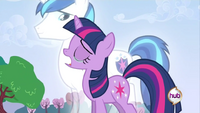 830px-Twilight Sparkle sing B.B.B.F.F