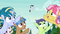 Camper foals pointing up at Rumble S7E21