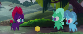 Glitter Drops and Spring Rain want to play with Fizzlepop MLPTM