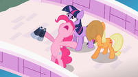 Pinkie Pie do something S2E10