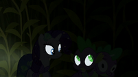 Rarity and Spike wander into pitch blackness S5E21