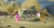 S05E08 Pinkie obserwuje gryfy