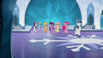 Shining Armor and Mane Six arrive to Crystal Empire BFHHS5