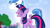 Twilight Sparkle sing B.B.B.F.F. S2E25