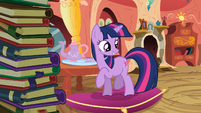 Twilight looking at her cutiemark S3E9