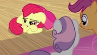 Awwh, Apple Bloom looks cute.