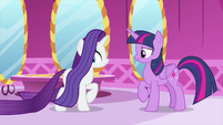 Rarity's mane temporarily stops moving MLPS1