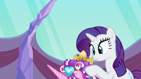 Rarity finishing Cadance's mane S03E12