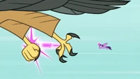 Twilight hits the roc's claw with magic S8E11