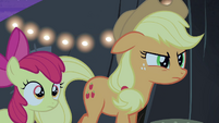 Applejack looks at Silver Shill angrily S4E20